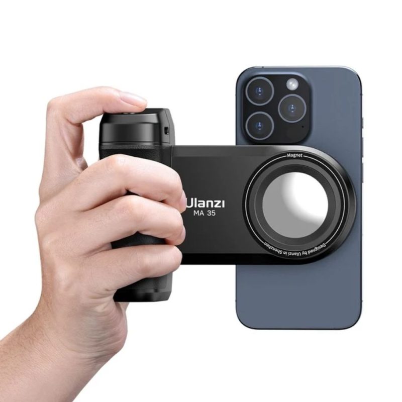 Close-up of Ulanzi MA35 built-in rear mirror for checking framing during rear camera selfies - Techtools
